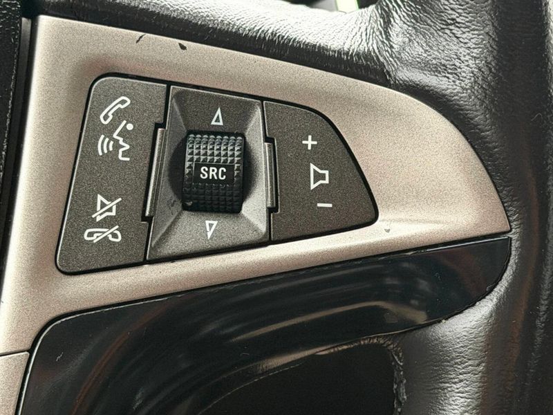 2011 Buick LaCrosse 4dr Sedan CXL AWD - 22970613 - 32