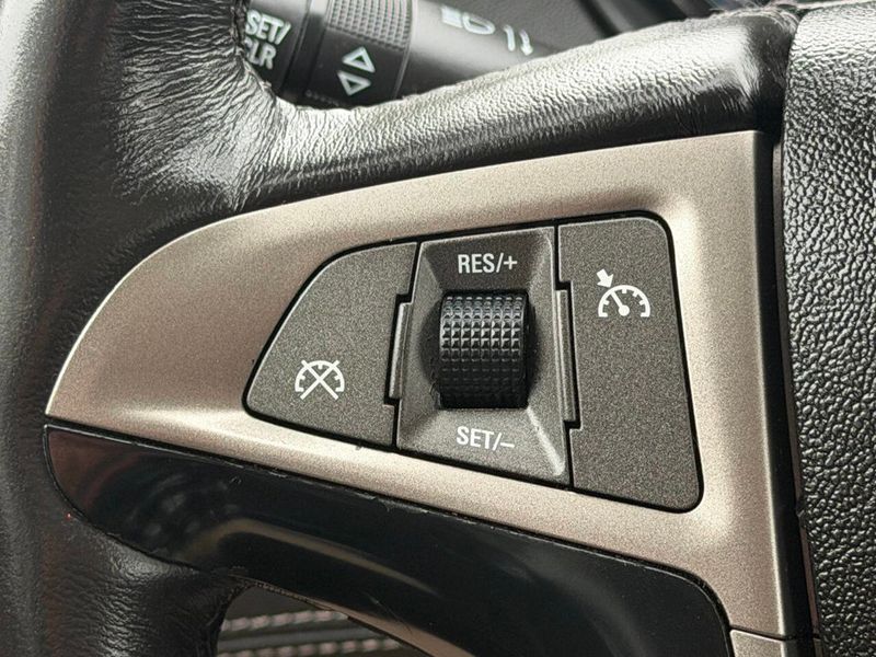 2011 Buick LaCrosse 4dr Sedan CXL AWD - 22970613 - 33