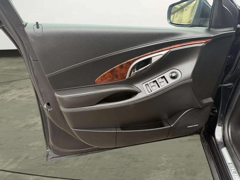 2011 Buick LaCrosse 4dr Sedan CXL AWD - 22970613 - 8