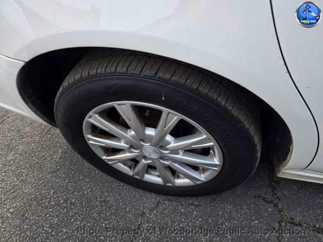 2011 Buick Lucerne 4dr Sedan CXL - 22990906 - 12