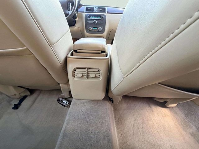 2011 Buick Lucerne 4dr Sedan CXL Premium - 23040552 - 22