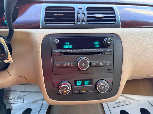 2011 Buick Lucerne 4dr Sedan CXL Premium - 23040552 - 32
