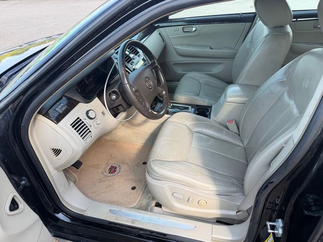 2011 Cadillac DTS 4dr Sedan - 23071168 - 6