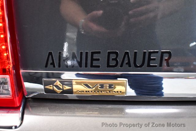 2011 Cadillac DTS 4dr Sedan Luxury Collection - 22480828 - 17