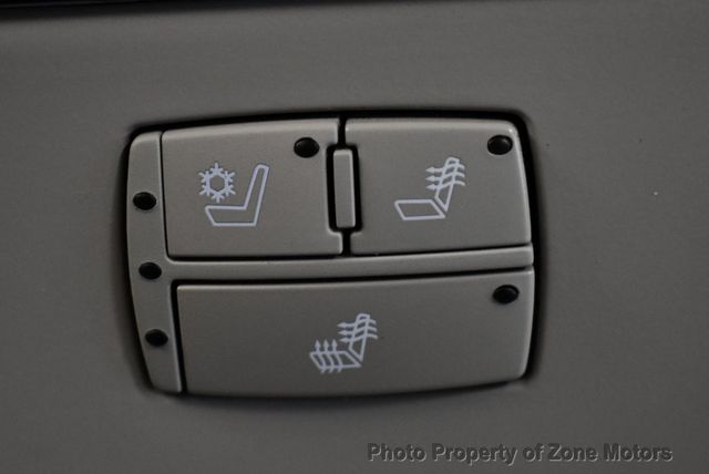 2011 Cadillac DTS 4dr Sedan Luxury Collection - 22480828 - 19