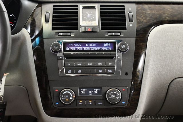 2011 Cadillac DTS 4dr Sedan Luxury Collection - 22480828 - 36