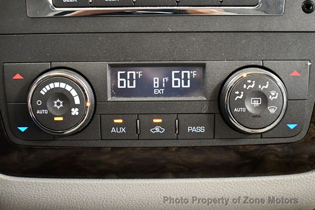 2011 Cadillac DTS 4dr Sedan Luxury Collection - 22480828 - 50