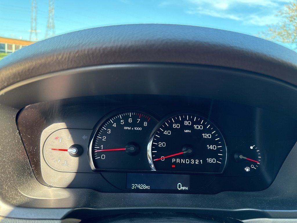 2011 Cadillac DTS 4dr Sedan Luxury Collection - 22937792 - 13