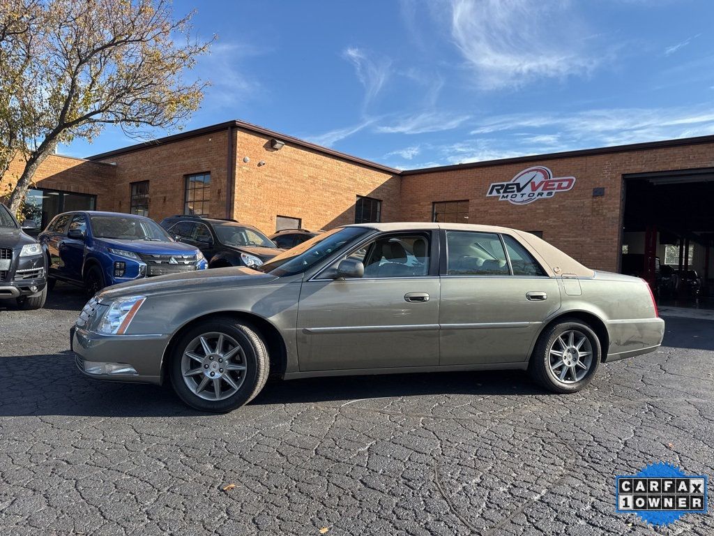 2011 Cadillac DTS 4dr Sedan Luxury Collection - 22937792 - 1