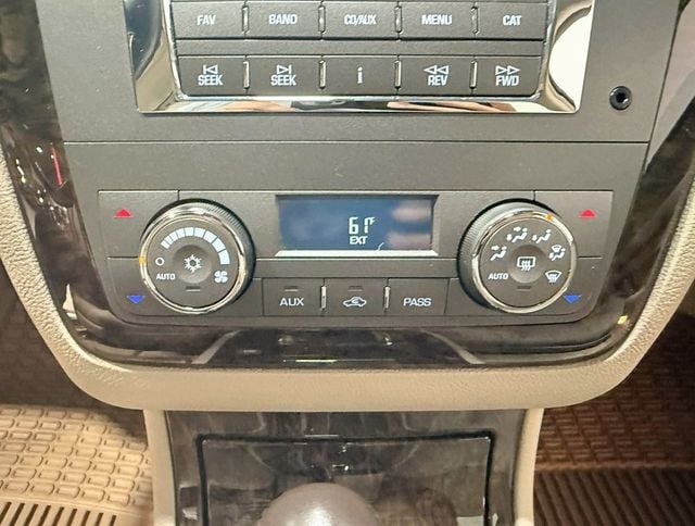 2011 Cadillac DTS 4dr Sedan Luxury Collection - 22937792 - 20