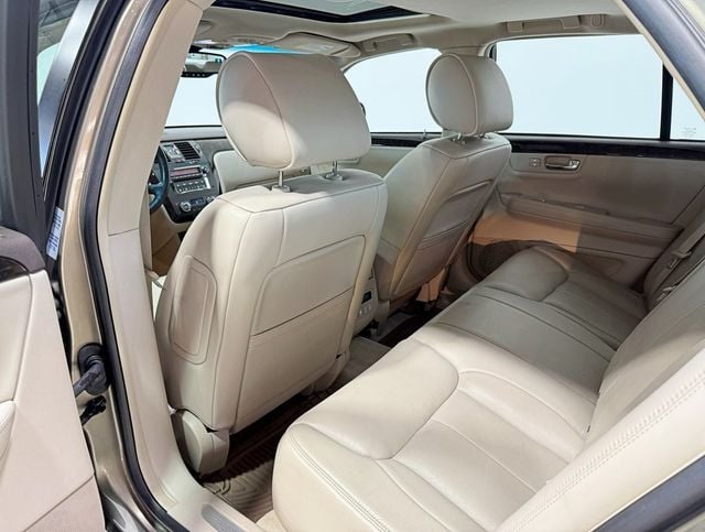 2011 Cadillac DTS 4dr Sedan Luxury Collection - 22937792 - 36