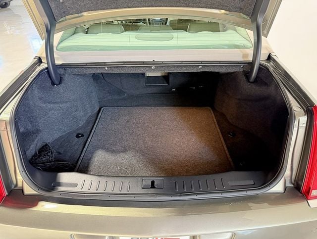 2011 Cadillac DTS 4dr Sedan Luxury Collection - 22937792 - 40