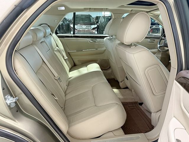 2011 Cadillac DTS 4dr Sedan Luxury Collection - 22937792 - 42