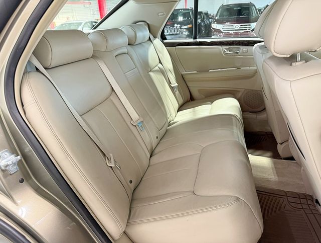 2011 Cadillac DTS 4dr Sedan Luxury Collection - 22937792 - 44