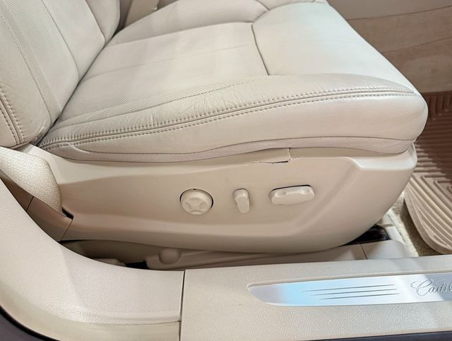 2011 Cadillac DTS 4dr Sedan Luxury Collection - 22937792 - 48