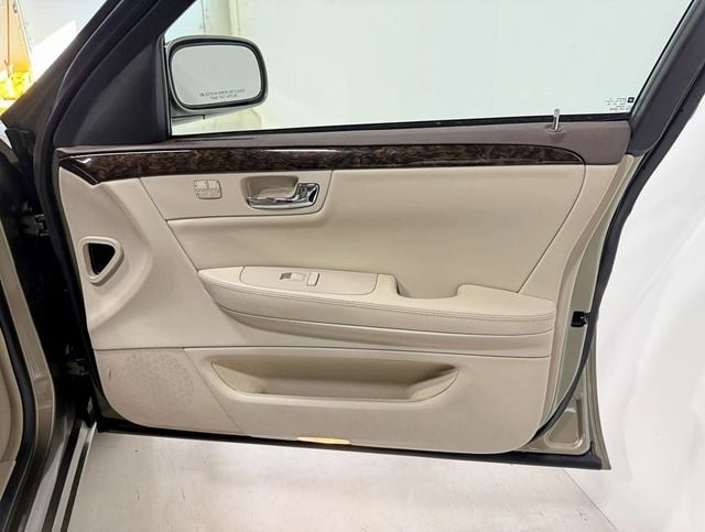 2011 Cadillac DTS 4dr Sedan Luxury Collection - 22937792 - 52