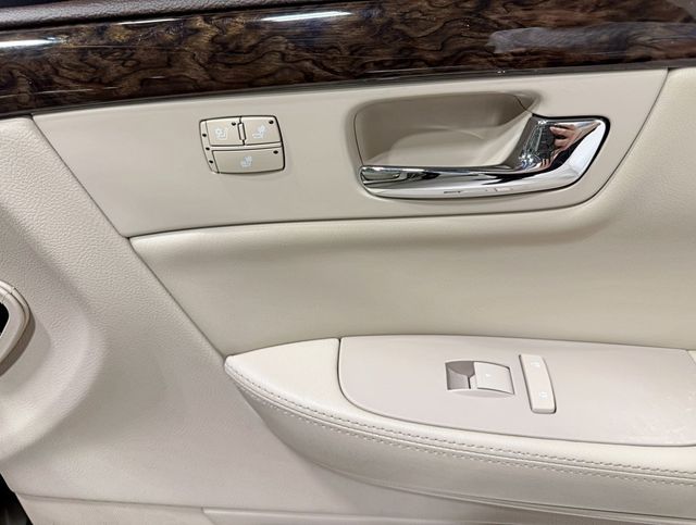 2011 Cadillac DTS 4dr Sedan Luxury Collection - 22937792 - 53