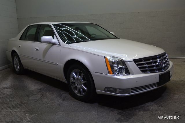 2011 Cadillac DTS 4dr Sedan Luxury Collection - 22982759 - 0