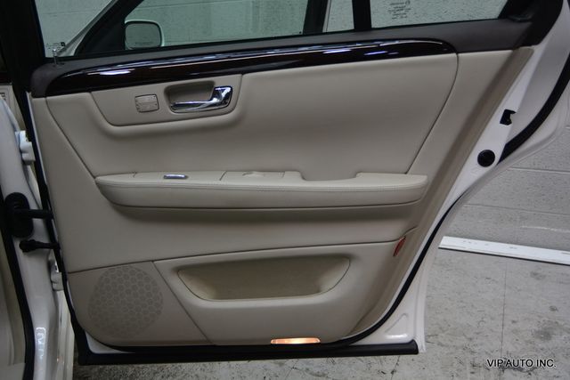 2011 Cadillac DTS 4dr Sedan Luxury Collection - 22982759 - 9