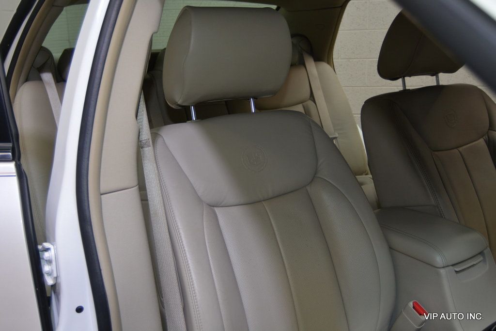 2011 Cadillac DTS 4dr Sedan Luxury Collection - 22982759 - 13