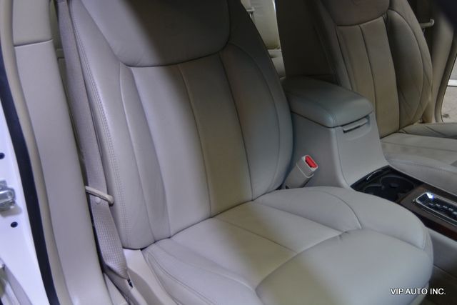 2011 Cadillac DTS 4dr Sedan Luxury Collection - 22982759 - 15