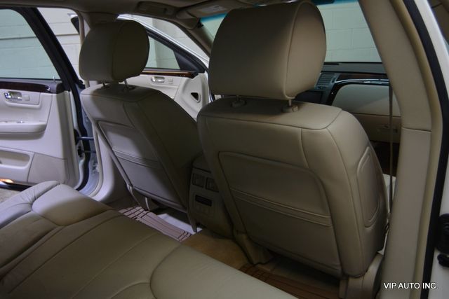 2011 Cadillac DTS 4dr Sedan Luxury Collection - 22982759 - 18