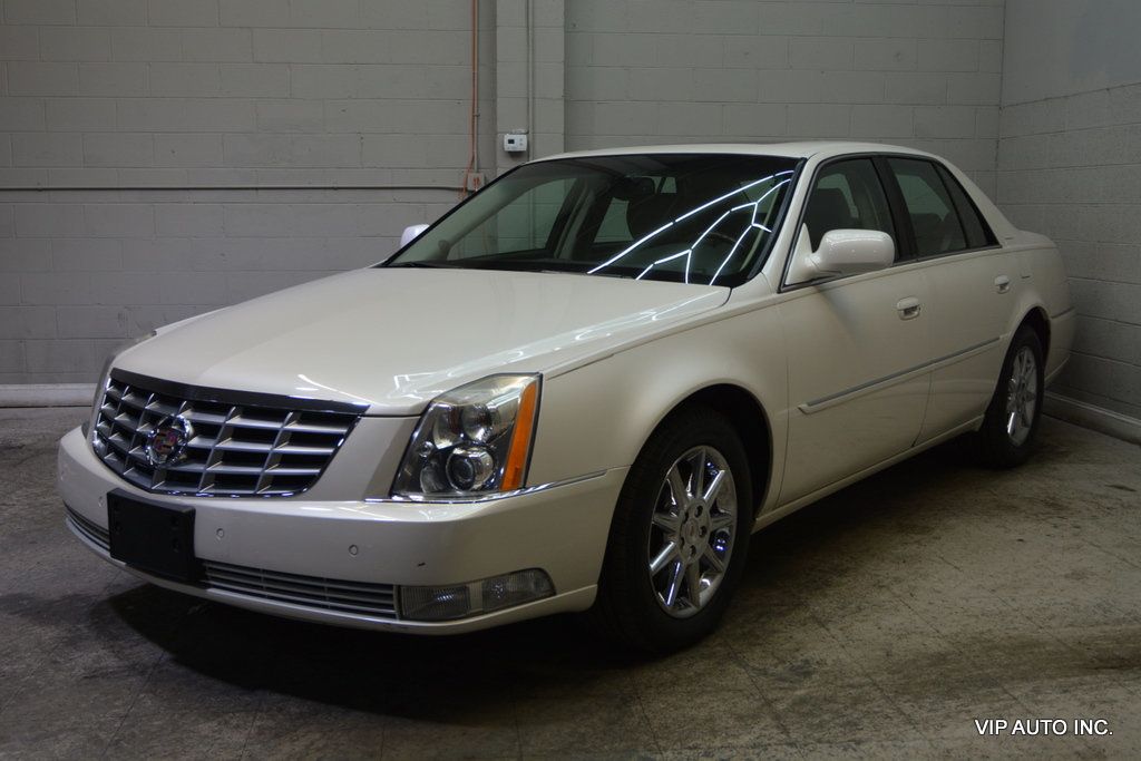 2011 Cadillac DTS 4dr Sedan Luxury Collection - 22982759 - 1