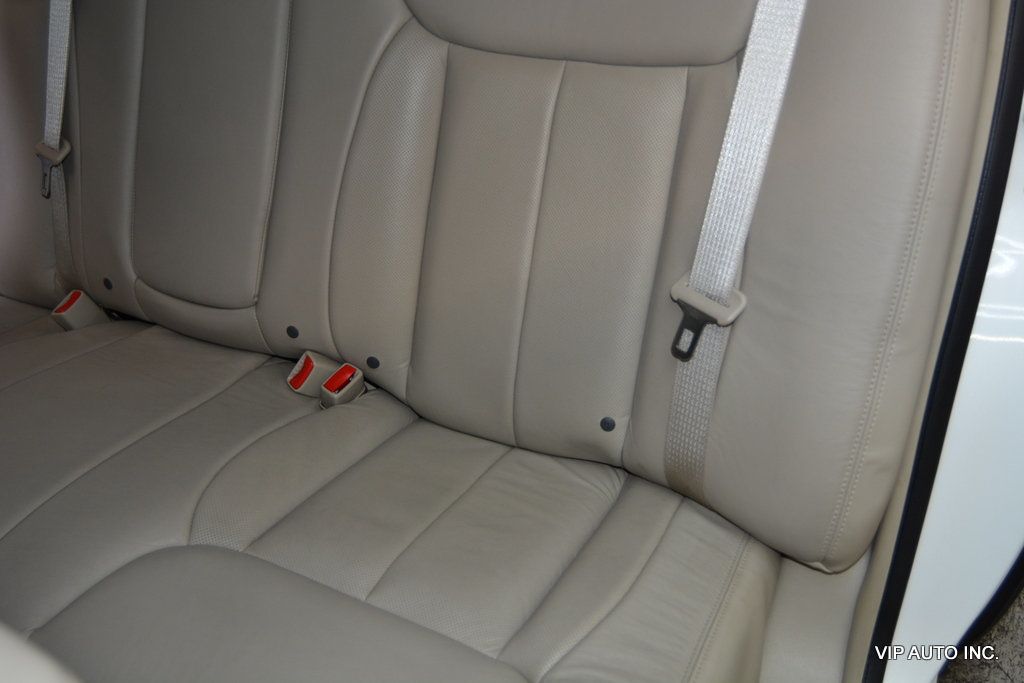 2011 Cadillac DTS 4dr Sedan Luxury Collection - 22982759 - 24