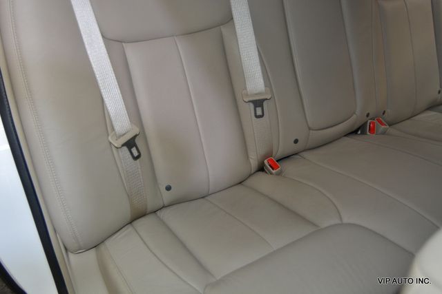 2011 Cadillac DTS 4dr Sedan Luxury Collection - 22982759 - 25