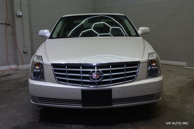 2011 Cadillac DTS 4dr Sedan Luxury Collection - 22982759 - 4