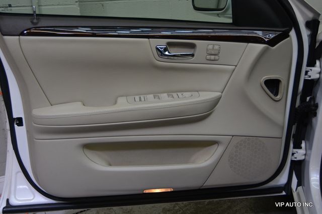 2011 Cadillac DTS 4dr Sedan Luxury Collection - 22982759 - 6