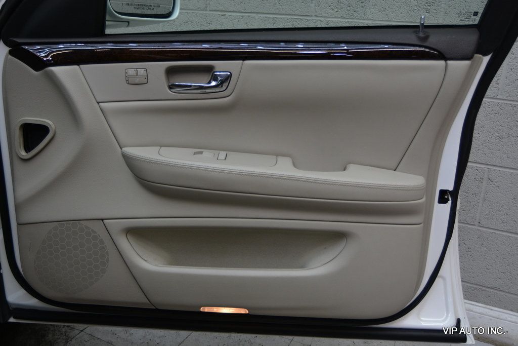 2011 Cadillac DTS 4dr Sedan Luxury Collection - 22982759 - 7