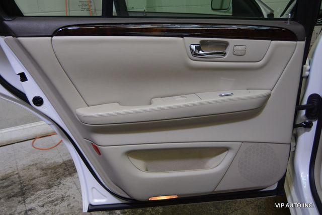 2011 Cadillac DTS 4dr Sedan Luxury Collection - 22982759 - 8