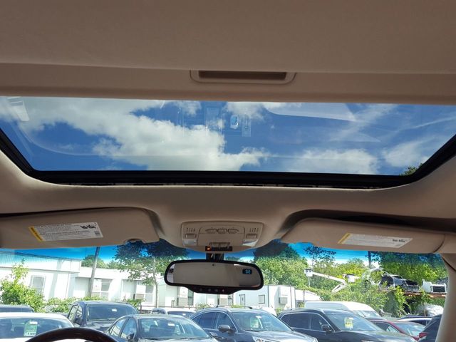 2011 Cadillac DTS Luxury Collection w/Chrome Wheels - 18966585 - 14