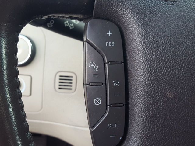 2011 Cadillac DTS Luxury Collection w/Chrome Wheels - 18966585 - 19