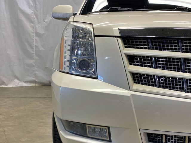 2011 Cadillac Escalade AWD 4dr Luxury - 23009772 - 14