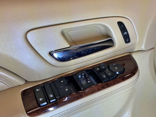 2011 Cadillac Escalade AWD 4dr Luxury - 23009772 - 19