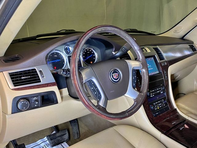 2011 Cadillac Escalade AWD 4dr Luxury - 23009772 - 22