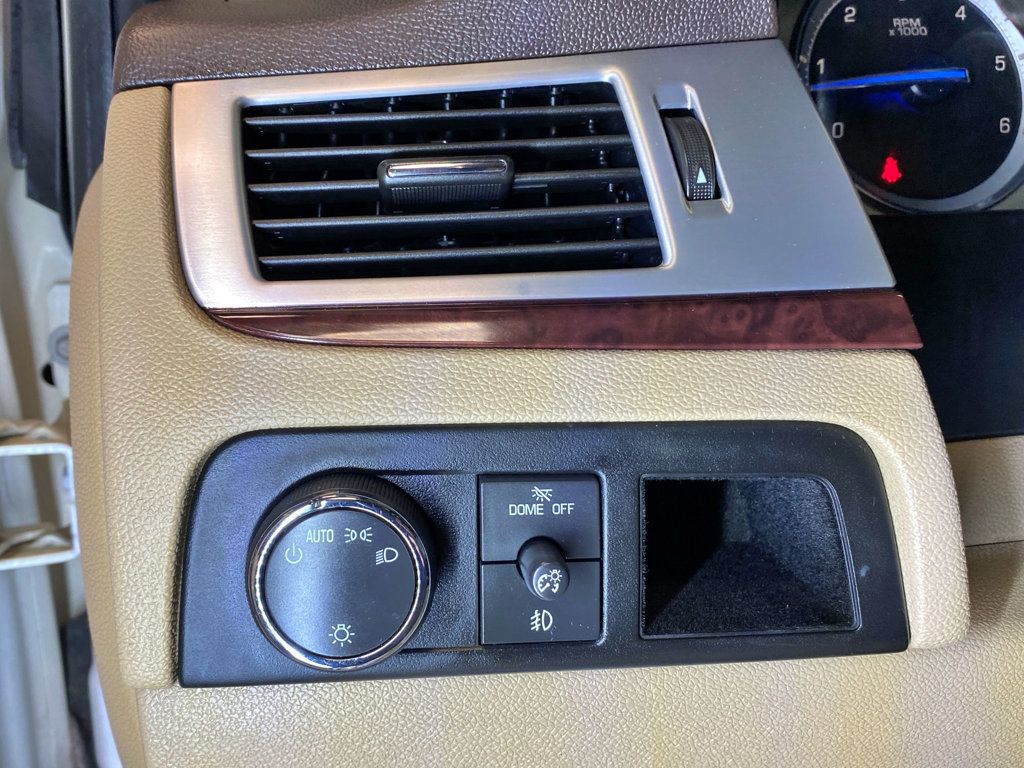 2011 Cadillac Escalade AWD 4dr Luxury - 23009772 - 23