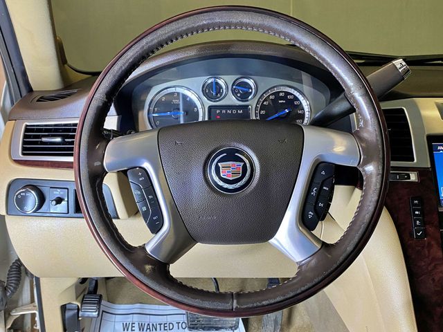 2011 Cadillac Escalade AWD 4dr Luxury - 23009772 - 24