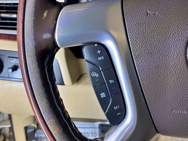 2011 Cadillac Escalade AWD 4dr Luxury - 23009772 - 25