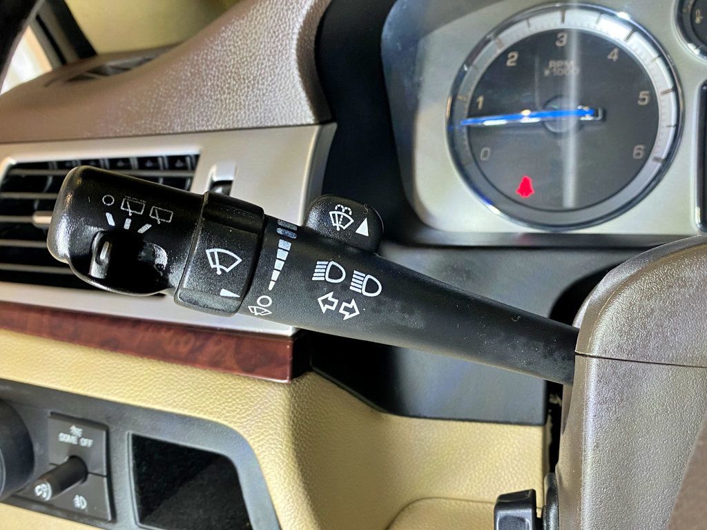 2011 Cadillac Escalade AWD 4dr Luxury - 23009772 - 27