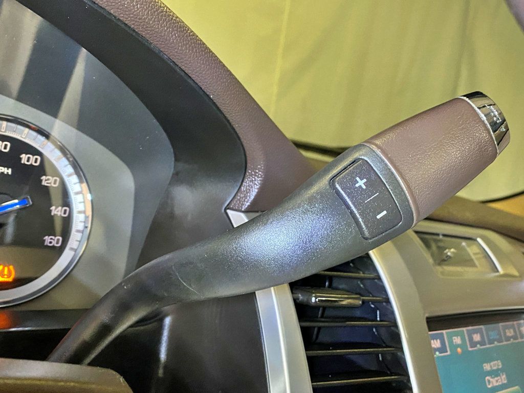 2011 Cadillac Escalade AWD 4dr Luxury - 23009772 - 29