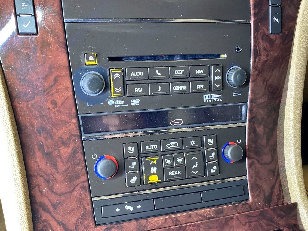 2011 Cadillac Escalade AWD 4dr Luxury - 23009772 - 34