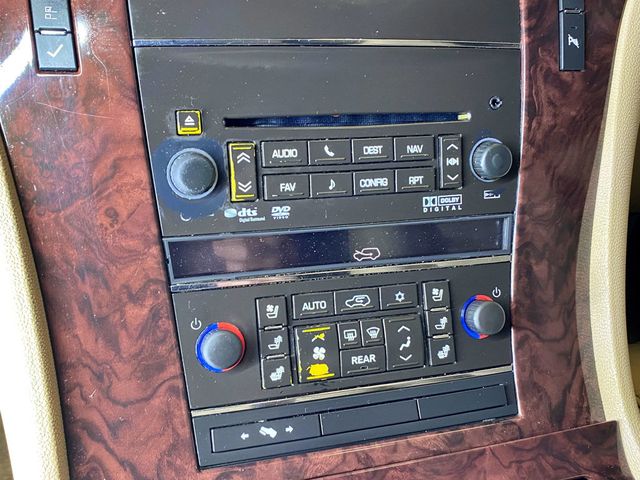 2011 Cadillac Escalade AWD 4dr Luxury - 23009772 - 34