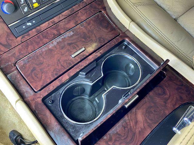 2011 Cadillac Escalade AWD 4dr Luxury - 23009772 - 35