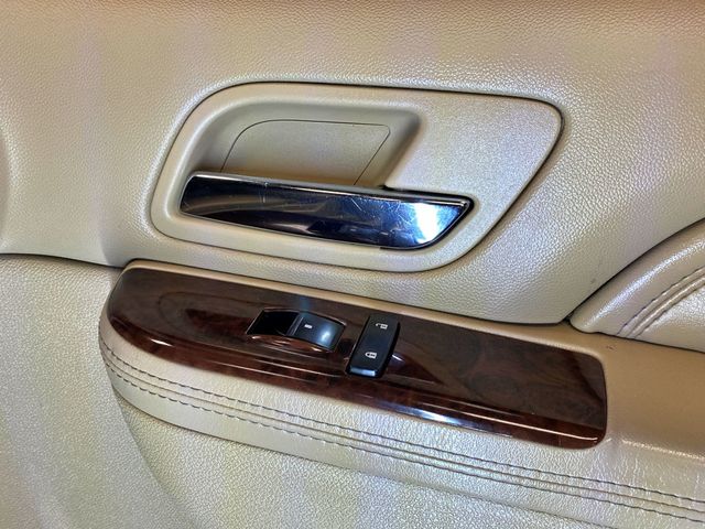 2011 Cadillac Escalade AWD 4dr Luxury - 23009772 - 41