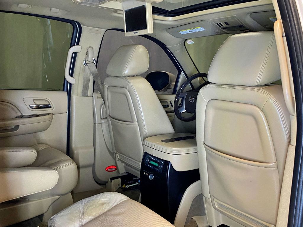 2011 Cadillac Escalade AWD 4dr Luxury - 23009772 - 47