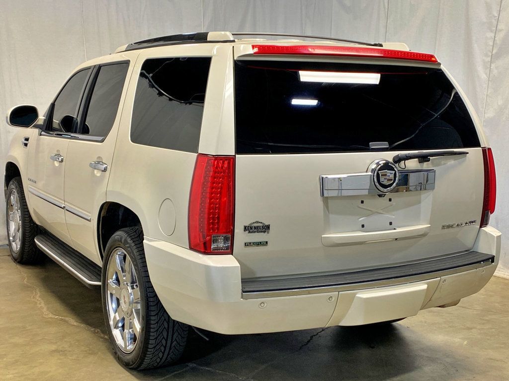 2011 Cadillac Escalade AWD 4dr Luxury - 23009772 - 4