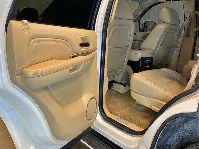 2011 Cadillac Escalade AWD 4dr Luxury - 23009772 - 49